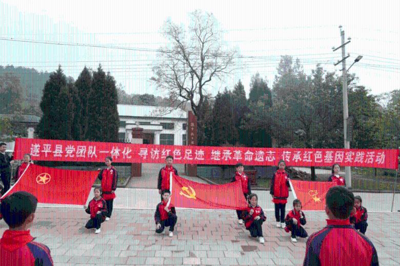 共和党新罕布什尔州初选在即，能够阻挡特朗普的是她还是法庭？